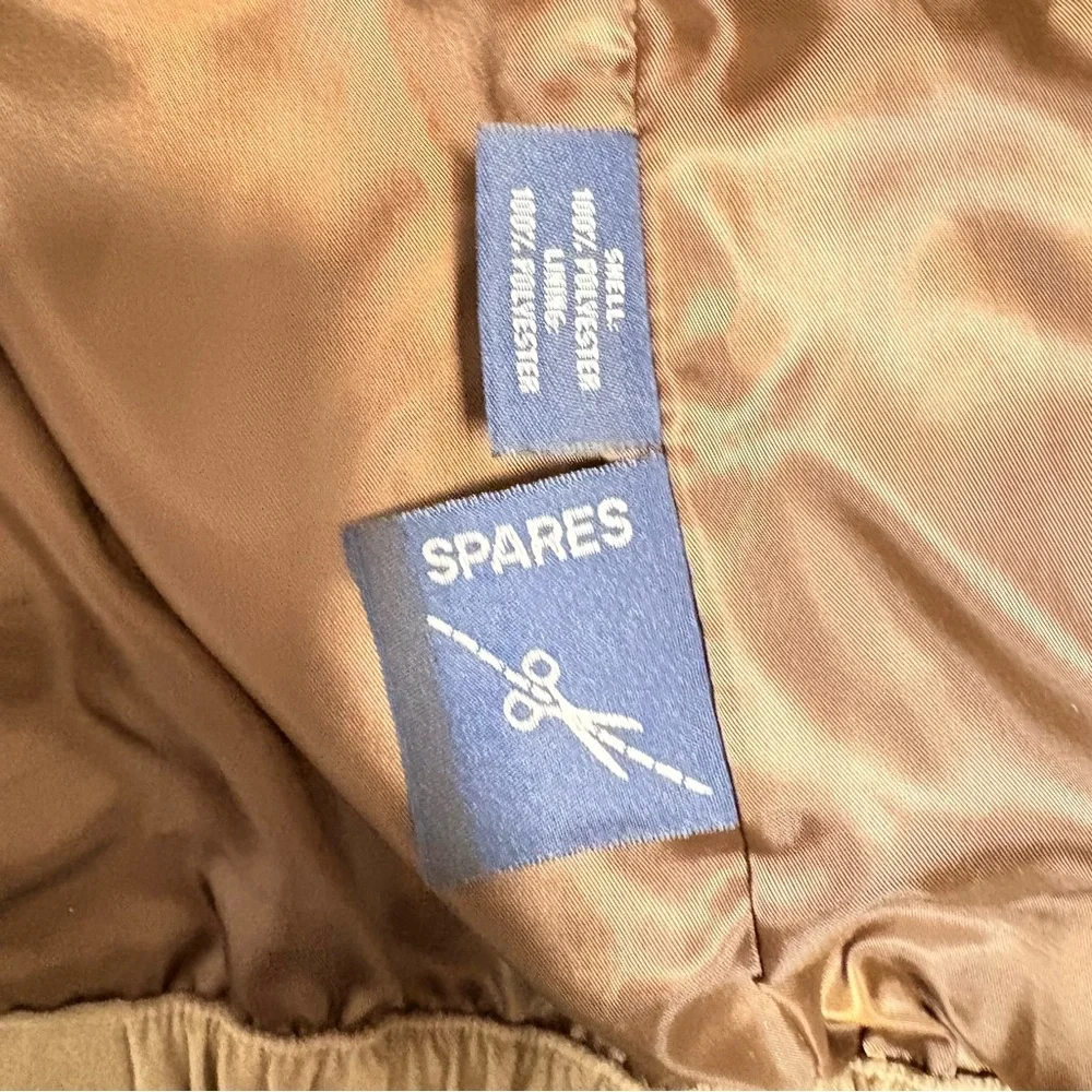 Roundtree & Yorke Men's Tan Windbreaker jacket